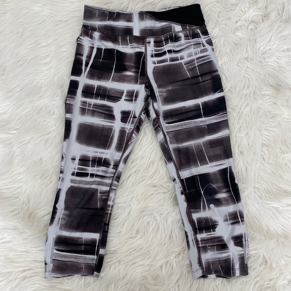 Nike Crop Legging Dri-Fit black & white Medium